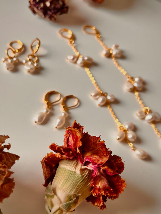 Moonbeam Pearl Earrings